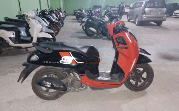 HONDA  SCOOPY