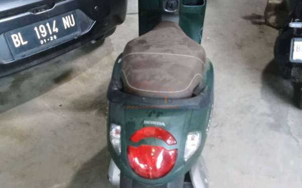 HONDA SCOOPY PRESTIGE
