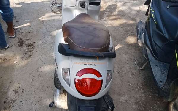 HONDA SCOOPY PRESTIGE