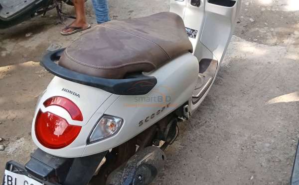 HONDA SCOOPY PRESTIGE
