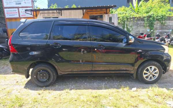 TOYOTA AVANZA