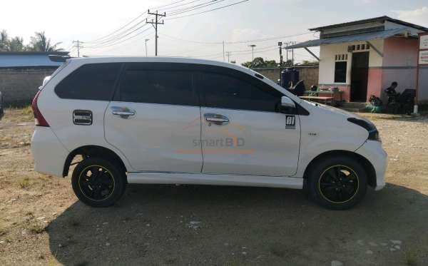 TOYOTA  AVANZA VELOZ 1.5