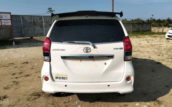 TOYOTA  AVANZA VELOZ 1.5