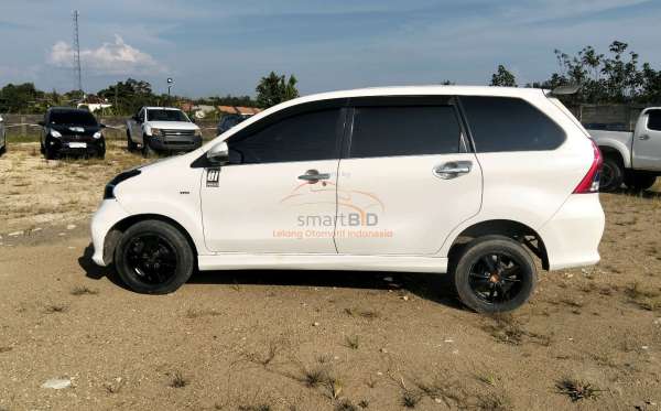 TOYOTA  AVANZA VELOZ 1.5