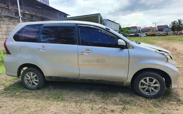 TOYOTA AVANZA VELOZ