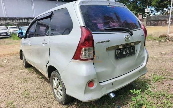TOYOTA AVANZA VELOZ