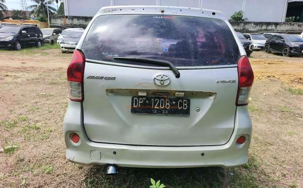 TOYOTA AVANZA VELOZ