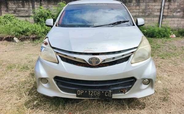 TOYOTA AVANZA VELOZ