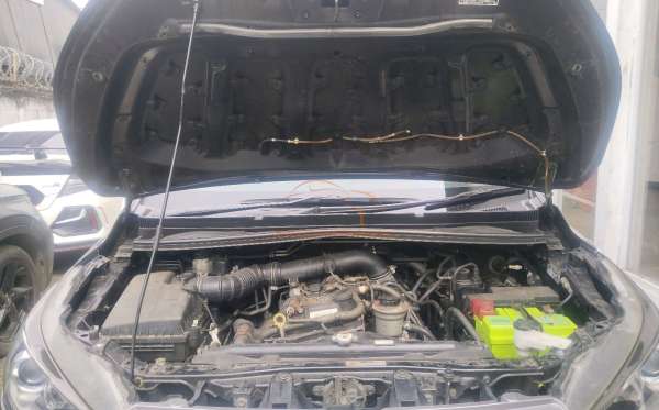 TOYOTA INNOVA  2.0 Q