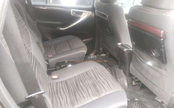 TOYOTA INNOVA  2.0 Q