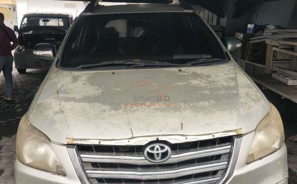 TOYOTA KIJANG INNOVA G