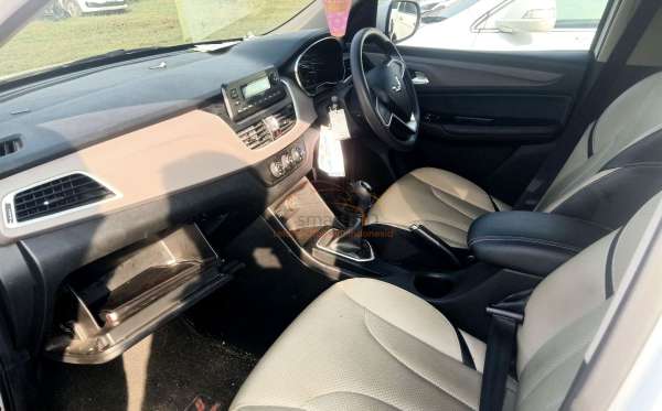 WULING CORTEZ 1.5 ST