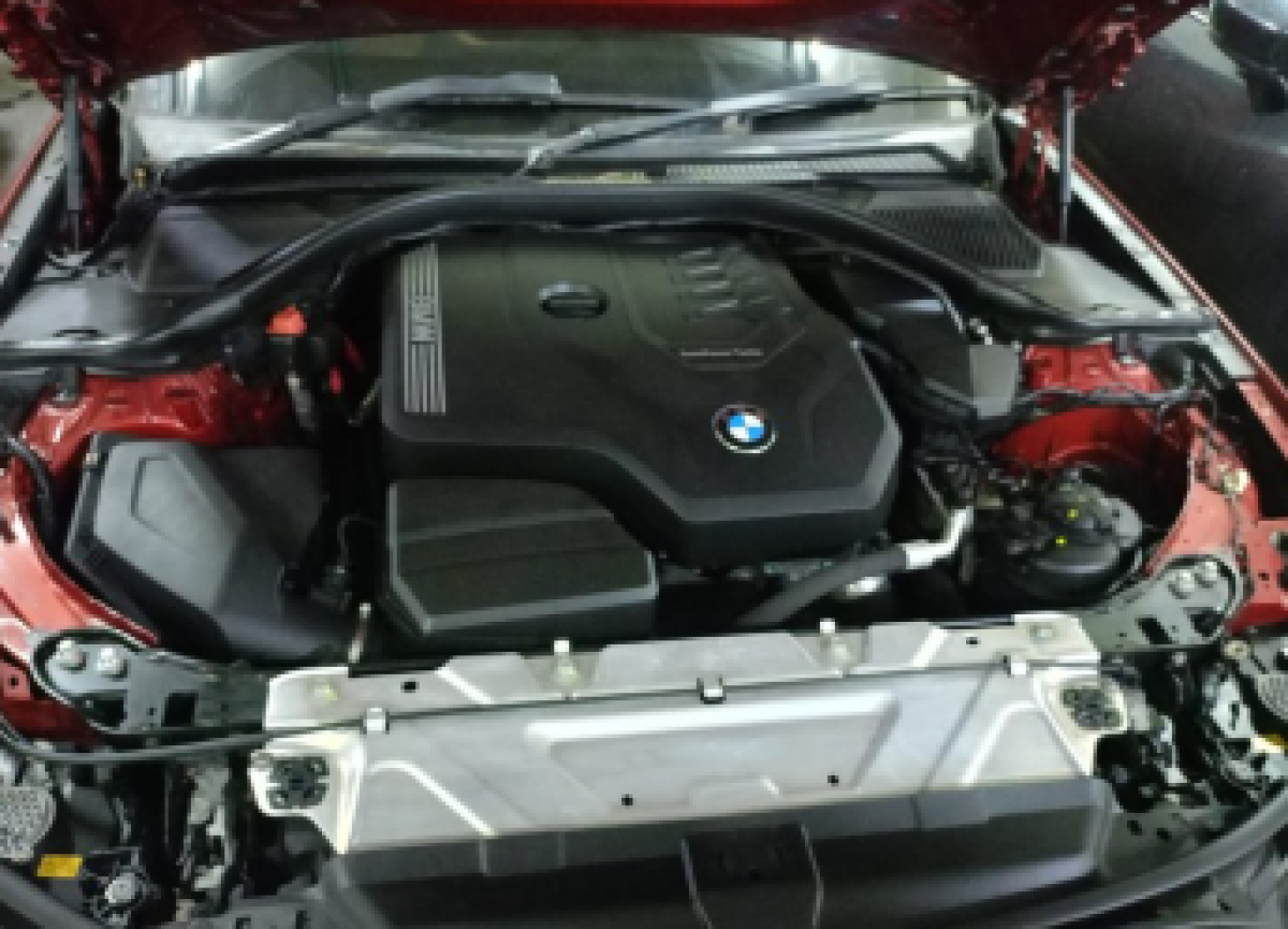 BMW  320I  CKD AT