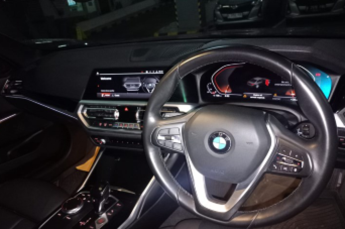 BMW  320I  CKD AT