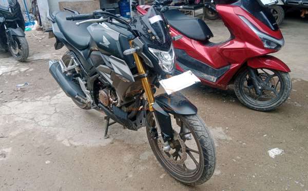 HONDA CB 150 R
