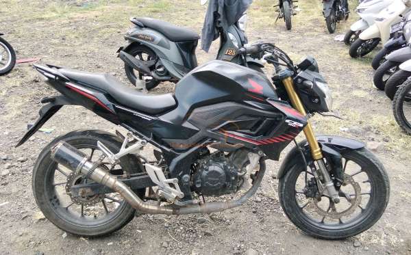 HONDA CB 150 R