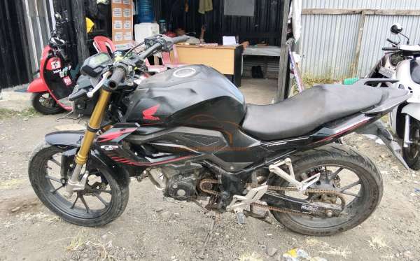 HONDA CB 150 R