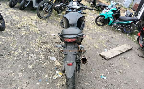 HONDA CB 150 R