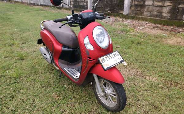 HONDA SCOOPY CW