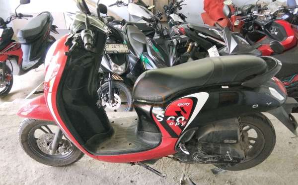 HONDA SCOOPY SPORTY