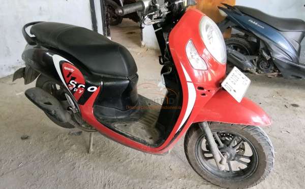 HONDA SCOOPY SPORTY