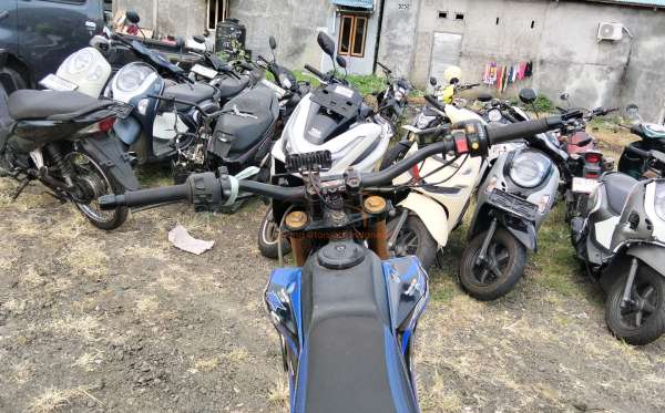 KAWASAKI  D-TRACKER SE