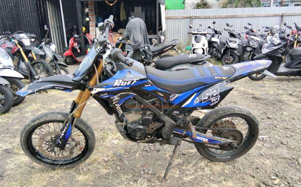 KAWASAKI  D-TRACKER SE