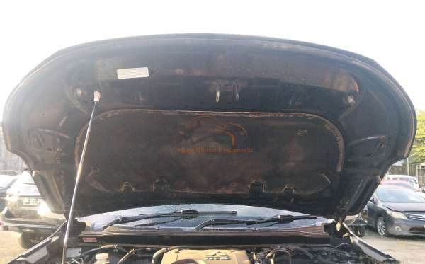 MITSUBISHI PAJERO SPORT 2.5L GLX (4X4)