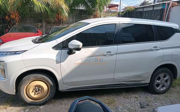 MITSUBISHI  XPANDER  GLS