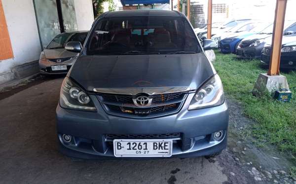 TOYOTA AVANZA