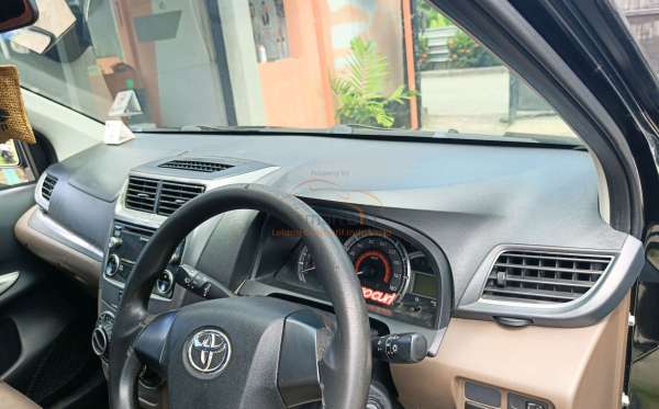 TOYOTA AVANZA