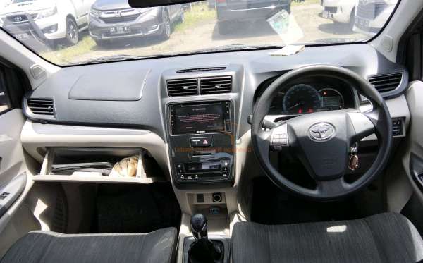 TOYOTA AVANZA
