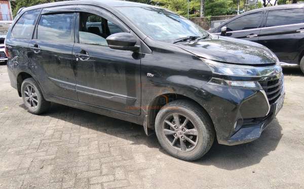 TOYOTA AVANZA