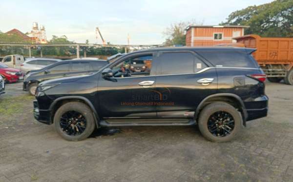 TOYOTA FORTUNER