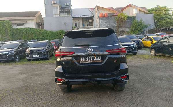 TOYOTA FORTUNER