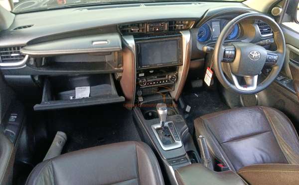 TOYOTA FORTUNER