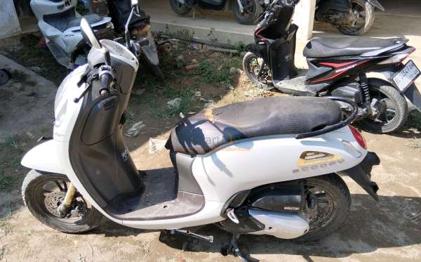 HONDA  SCOOPY