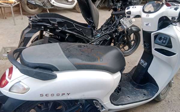HONDA SCOOPY PRESTIGE