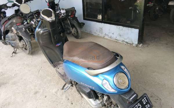 HONDA SCOOPY STYLISH
