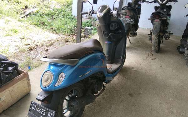 HONDA SCOOPY STYLISH