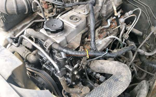 MITSUBISHI STRADA CR 2.8 AM DC GLX (4X4)