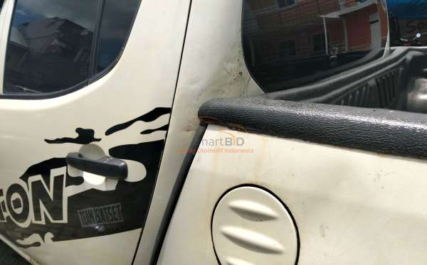 MITSUBISHI STRADA CR 2.8 AM DC GLX (4X4)