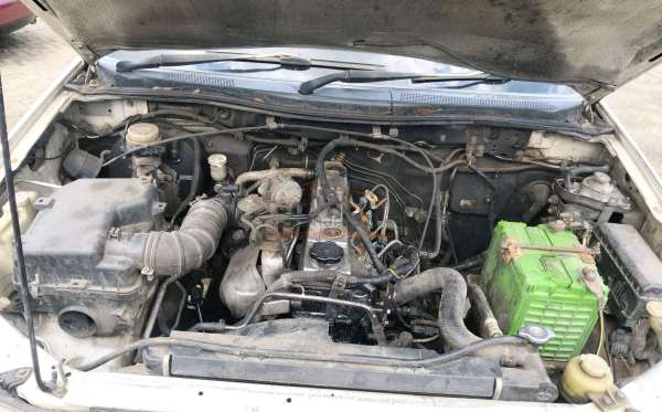 MITSUBISHI STRADA CR 2.8 AM DC GLX (4X4)