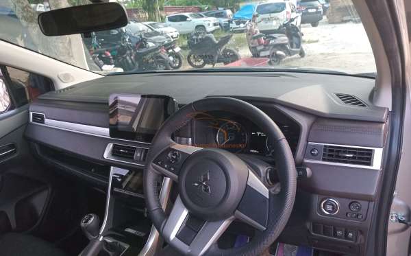 MITSUBISHI XPANDER