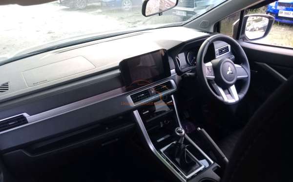 MITSUBISHI XPANDER