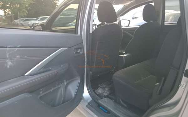 MITSUBISHI XPANDER
