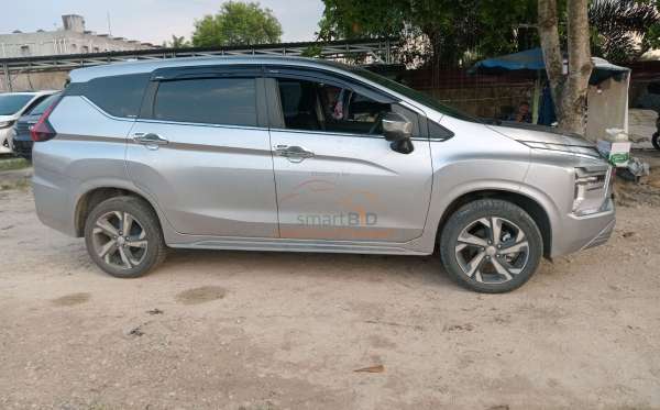 MITSUBISHI XPANDER