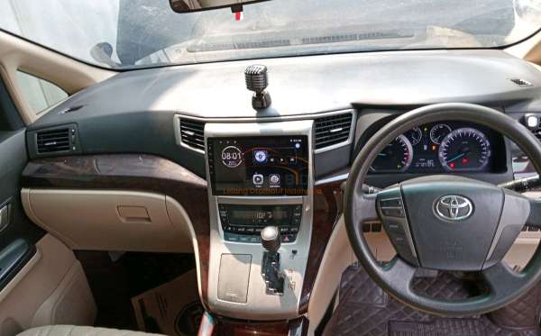 TOYOTA ALPHARD 2.4 X