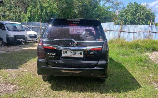 TOYOTA INNOVA E