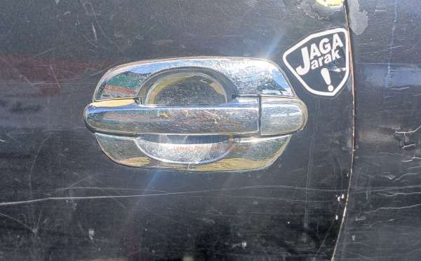 TOYOTA INNOVA E
